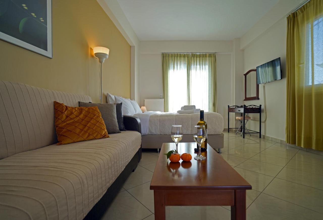 Semiramis Suites With Pool Kalamata Exterior foto