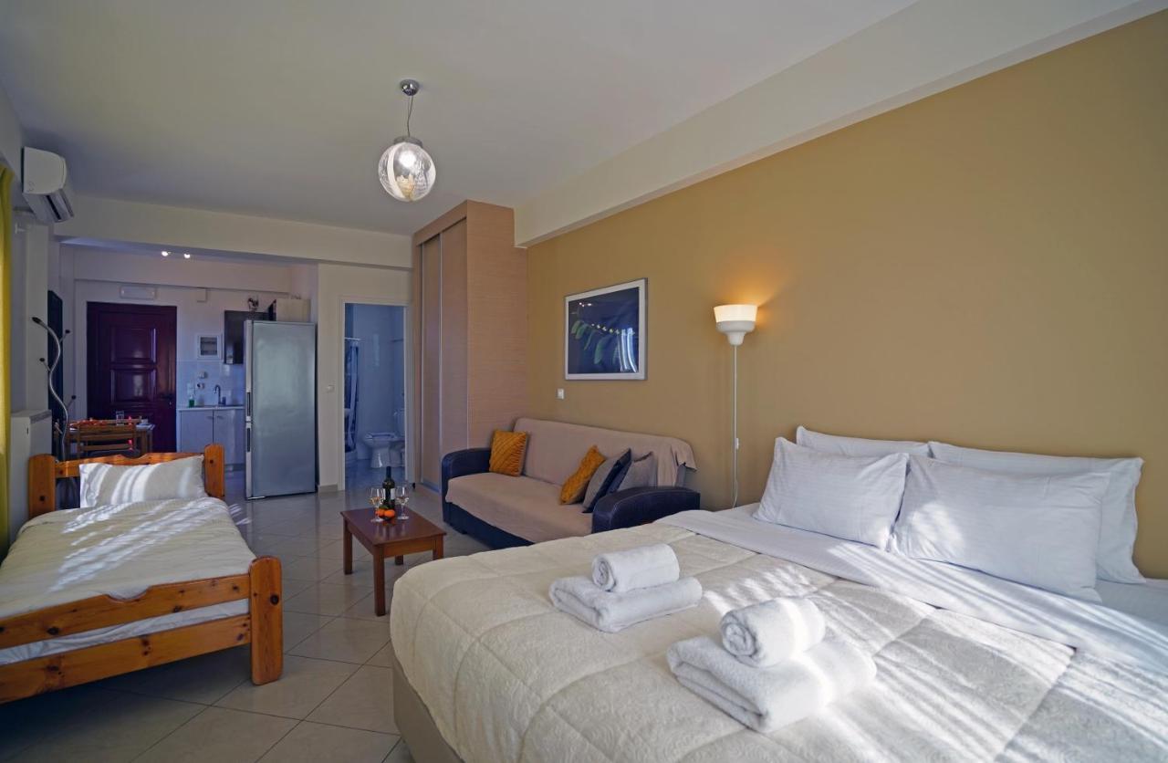 Semiramis Suites With Pool Kalamata Exterior foto