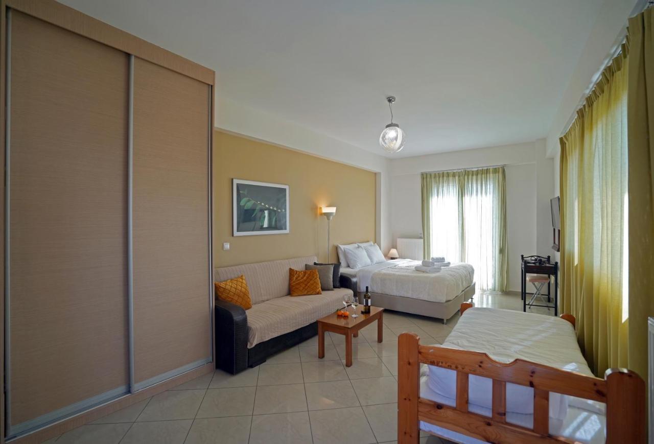 Semiramis Suites With Pool Kalamata Exterior foto